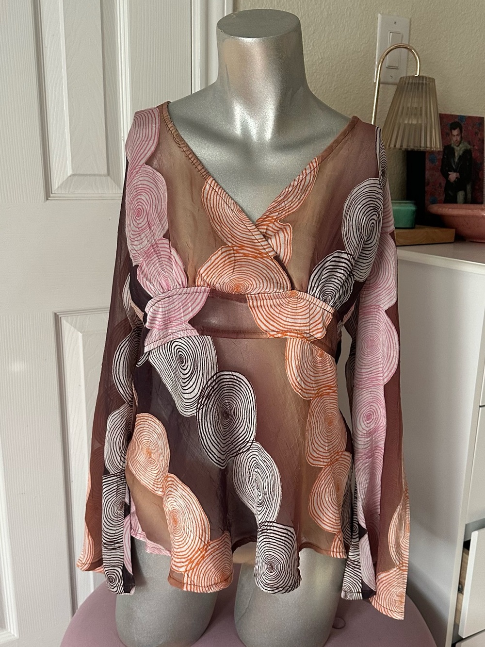Central Falls Co Brown Orange & Pink Spiral Pattern Bell Sleeve Top